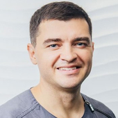 Ульянченко Дмитрий Николаевич, стоматолог-хирург