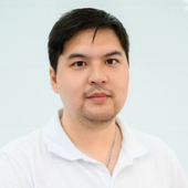 Ли Леонид Владимирович, стоматолог-терапевт