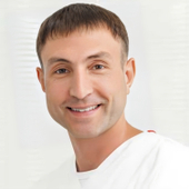 Мамруков Артем Витальевич, стоматолог-хирург