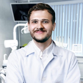 Трегубенко Дмитрий Константинович, стоматолог-хирург