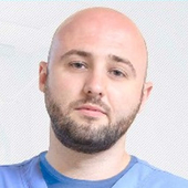 Гололобов Илья Владимирович, стоматолог-терапевт