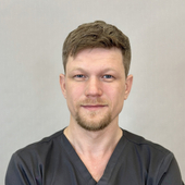 Устинов Владимир Геннадьевич, пластический хирург