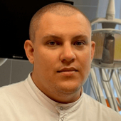 Свеженцев Данил Валерьевич, стоматолог-хирург