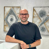 Иванов Василий Олегович, стоматолог-хирург