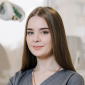 Теплякова Юлия Андреевна, стоматолог-хирург