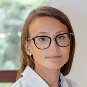 Бахарева Евгения Сергеевна, стоматолог-терапевт