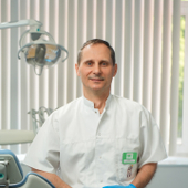 Исаев Андрей Юльевич, стоматолог-терапевт