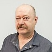 Шварев Юрий Михайлович, стоматолог-хирург