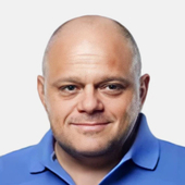 Винклер Эяль, пластический хирург