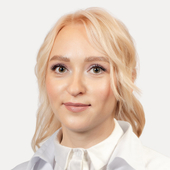 Наумова (Мошкина) Анастасия Евгеньевна, стоматолог-терапевт