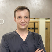 Ярошенко Дмитрий Андреевич, стоматолог-терапевт