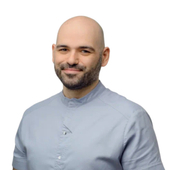 Арзуманов Амаяк Аркадьевич, стоматолог-ортопед