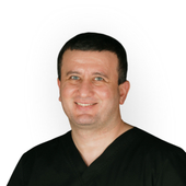 Антониадис Эмзар Шаликоевич, стоматолог-хирург
