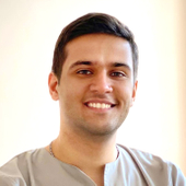 Момот Владимир Петрович, стоматолог-терапевт