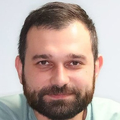 Музыка Руслан Ахметович, стоматолог-терапевт