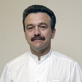 Монаков Вячеслав Александрович, стоматолог-хирург