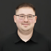 Ермаков Денис Викторич, стоматолог-хирург