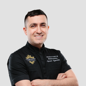 Петросьянц Армик Суренович, стоматолог-хирург