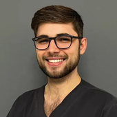 Колчев Глеб Романович, стоматолог-хирург