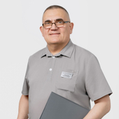 Якубовский Сергей Леонидович, стоматолог-хирург