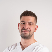 Хамутцких Ян Игоревич, стоматолог-хирург