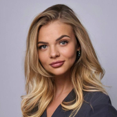 Юлина Арина Петровна, стоматолог-хирург
