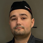 Старшов Владислав Сергеевич, стоматолог-терапевт