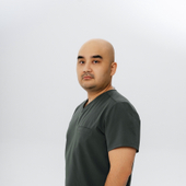 Исмаилов Эрнист Мурадилович, стоматолог-хирург