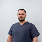 Аванесов Арам Валерьевич, стоматолог-хирург