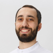 Сафарян Давид Владимирович, стоматолог-хирург