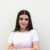 Манелова Яна Витальевна, стоматолог-терапевт