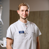 Алистратов Дмитрий Олегович, стоматолог-терапевт