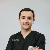 Уляков Эльдар Андреевич, стоматолог-хирург