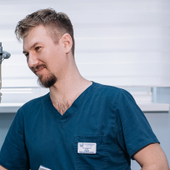 Глотов Ярослав Витальевич, стоматолог-хирург