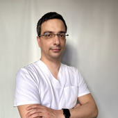 Ушкан Андрей Сергеевич, стоматолог-терапевт