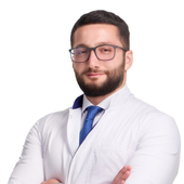 Урусханов Абдул-Малик Зелимханович, стоматолог-хирург