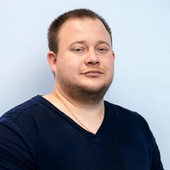 Логинов Денис Вячеславович, стоматолог-хирург