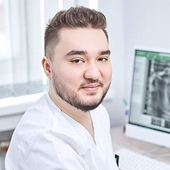 Жунусов Дамир Айдарович, стоматолог-хирург