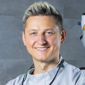 Маркевич Владимир Олегович, стоматолог-терапевт