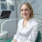 Ломова Карина Александровна, стоматолог-хирург