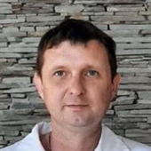 Тараканов Александр Сергеевич, стоматолог-терапевт