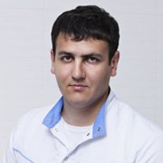 Быченков Артем Сергеевич, имплантолог