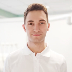 Шушканов Александр Владимирович, стоматолог-терапевт