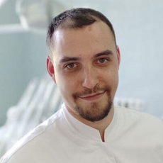 Шмаков Арсений Николаевич, стоматолог-хирург