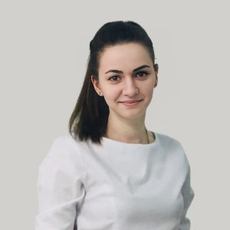 Ушакова (Бондарь) Анна Викторовна, стоматолог-терапевт