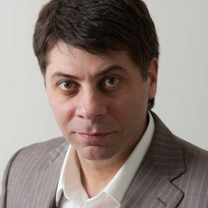 Хачатурян Эдуард Гургенович, стоматолог-терапевт