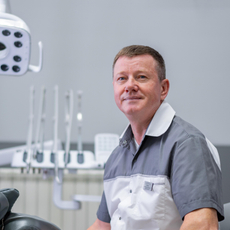 Ефремов Александр Федорович, стоматолог-терапевт