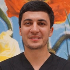 Шогенов Анатолий Мухамедович, стоматолог-хирург