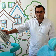 Петросян Марат Гарникович, стоматолог-ортопед