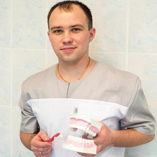 Акчурин Руслан Дамирович, стоматолог-хирург